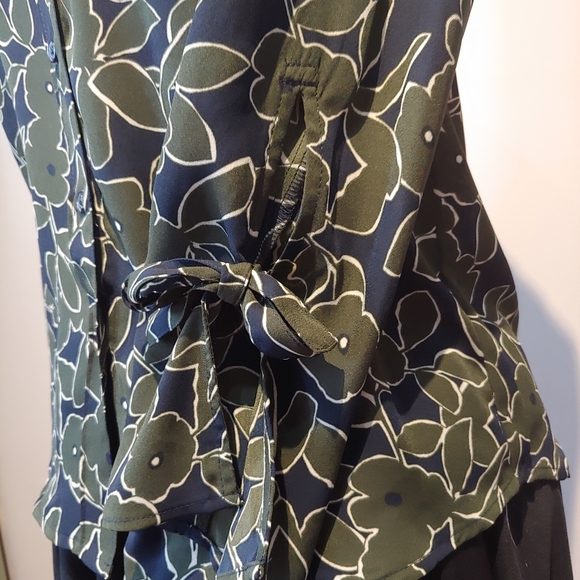 Banana Republic Boyfriend Fit Split Sleeve Floral Print Blouse - Picture 3 of 7